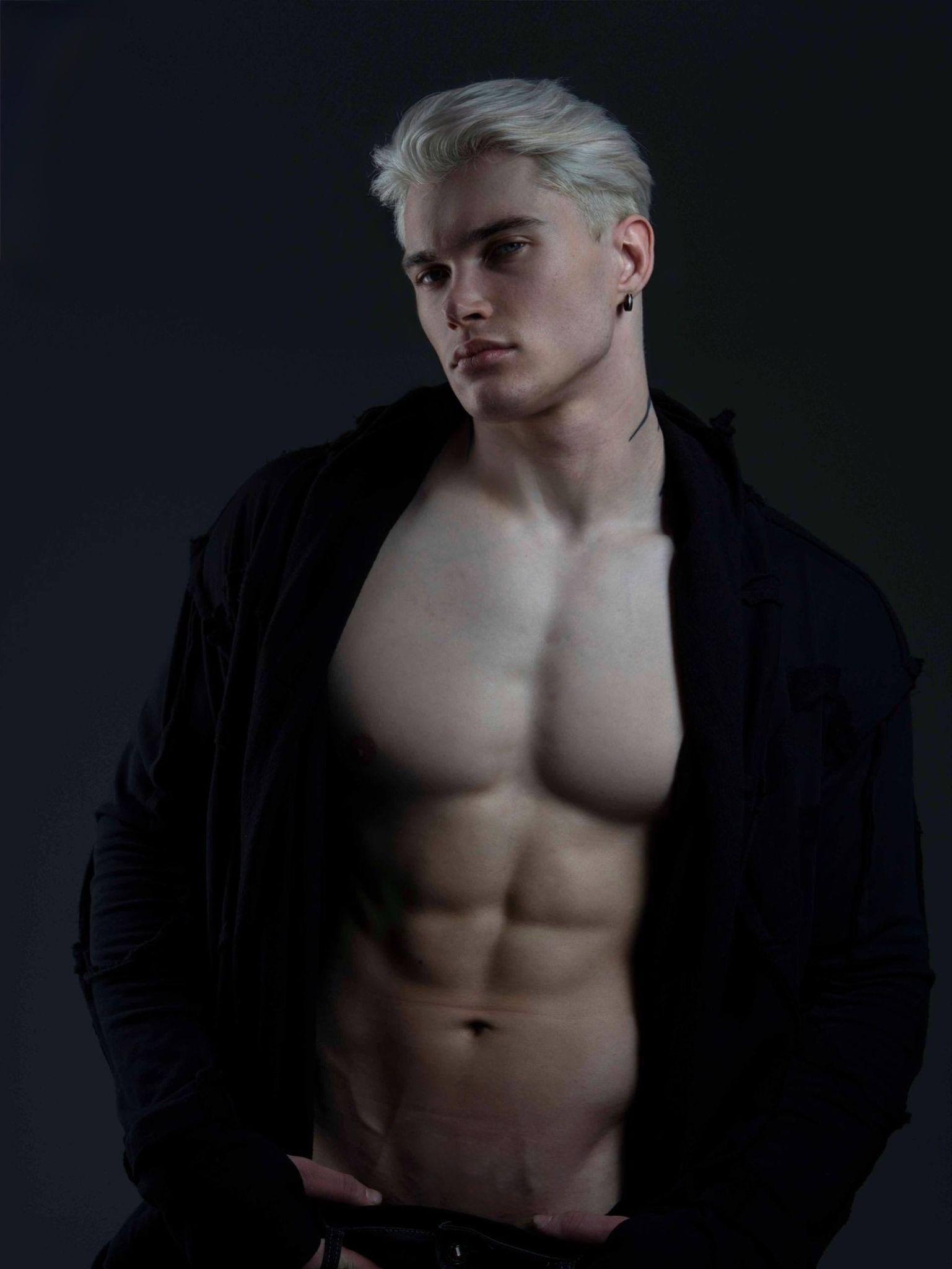 Алекс, фитнес-тренер